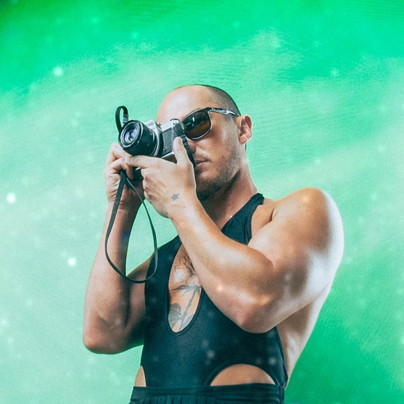 Meet your Posher, Jimmy - Picture 1 of 6